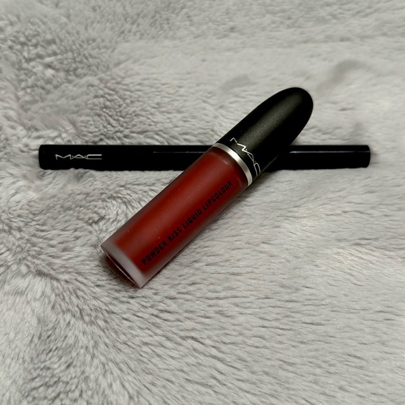 MAC Cosmetics Holiday Look Lip and Eyeliner set NEW - Picture 1 of 9